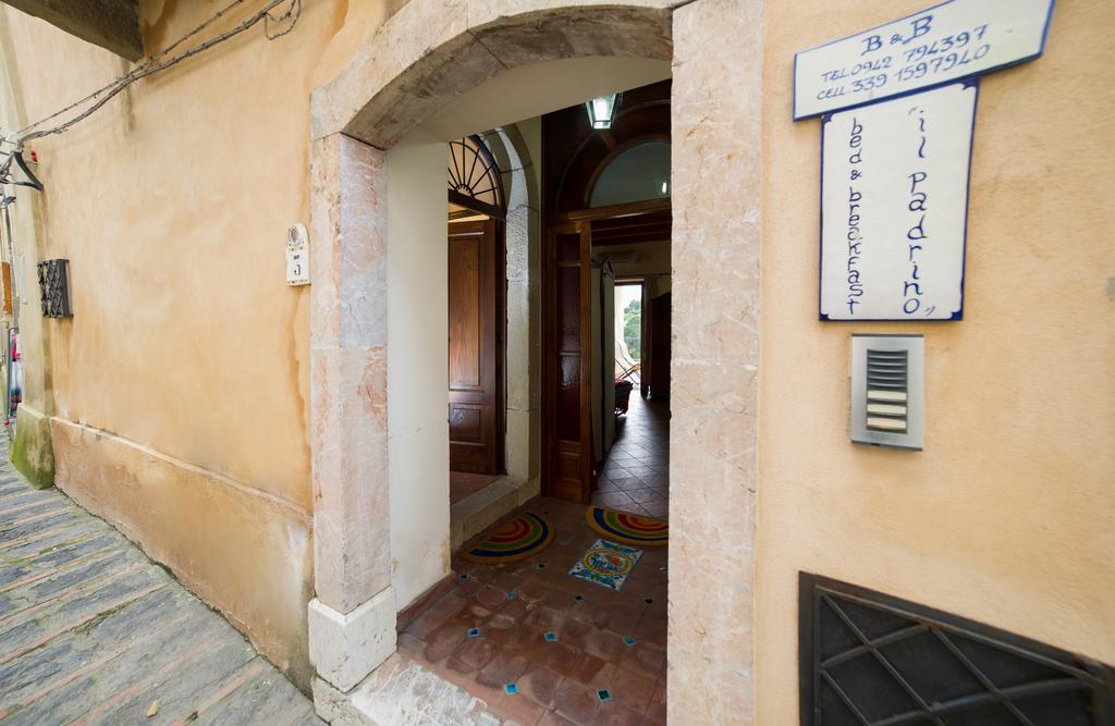 B&B Il Padrino Savoca Habitación foto