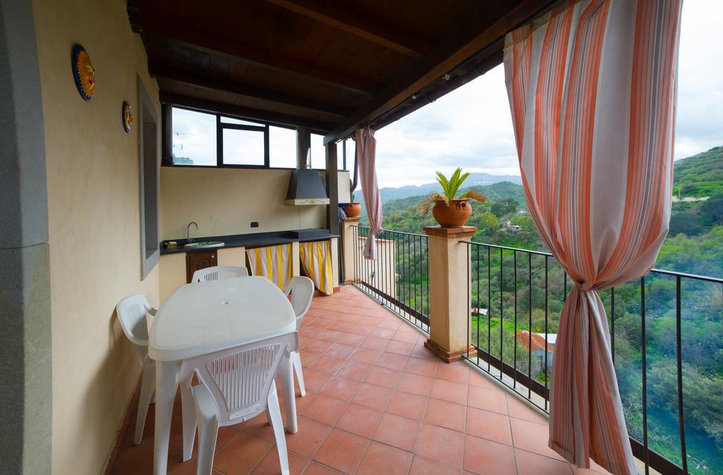 B&B Il Padrino Savoca Habitación foto