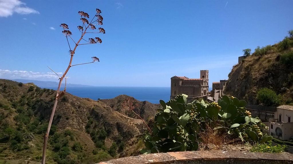 B&B Il Padrino Savoca Exterior foto
