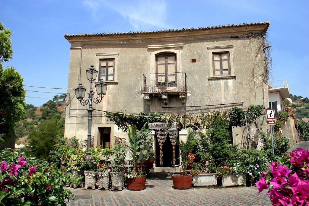 B&B Il Padrino Savoca Exterior foto